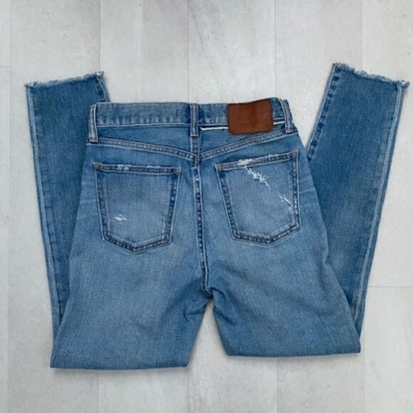 MOUSSY Vintage MV Mid Rise Tapered Leg Distressed Stretch Denim Blue Jeans Sz 26 - Picture 2 of 16